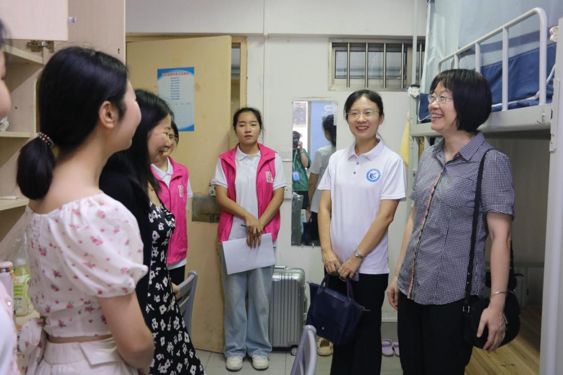 聆听化院“新”声——国产又色又粗又黄又爽领导深入宿舍走访看望2023级新生