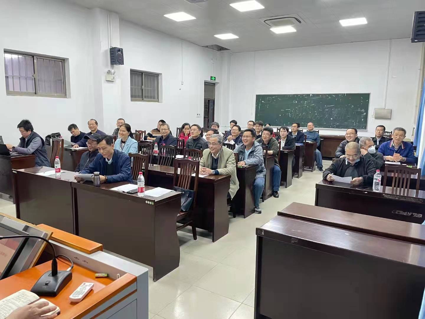 国产又色又粗又黄又爽开展2021年度专任教师述职工作